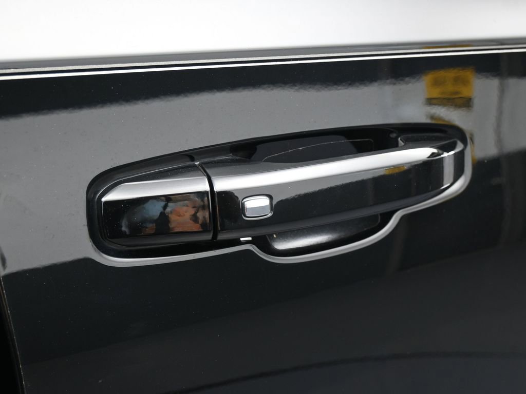 Used 2022 Chevrolet Tahoe RST w/ Luxury Package image 47