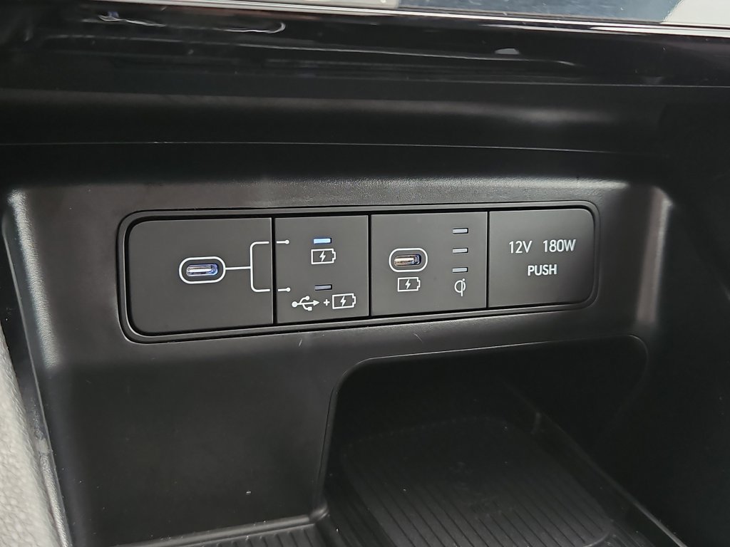 Used 2025 Hyundai Santa Cruz Limited AWD/4WD image 23