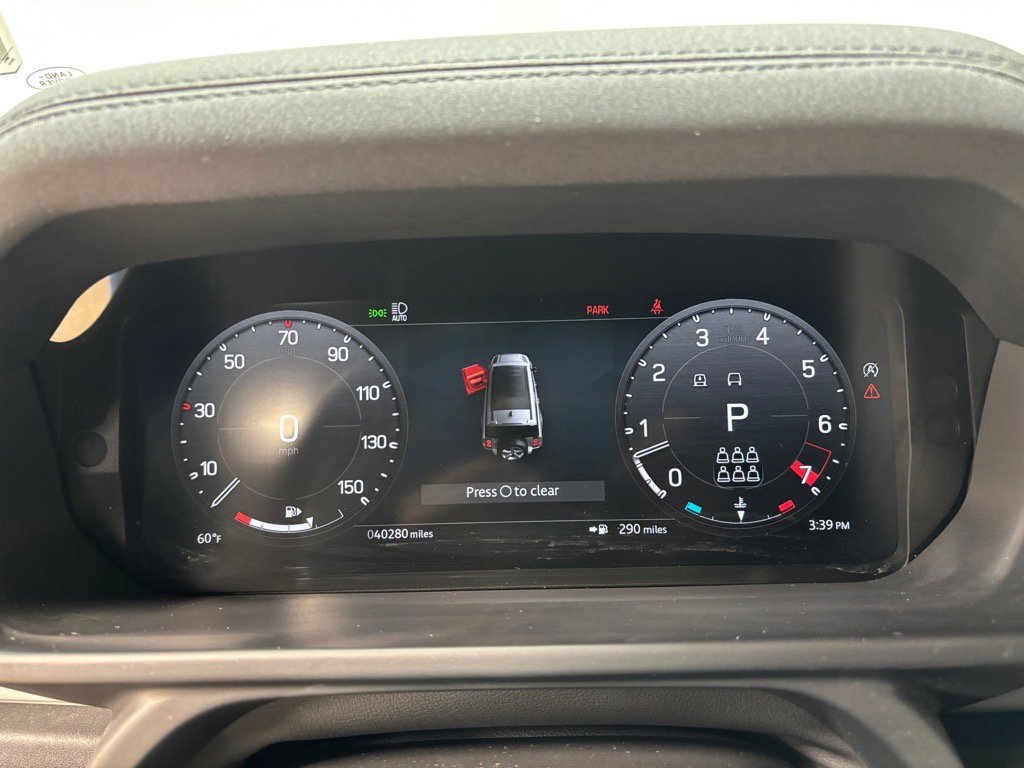 Used 2023 Land Rover Defender 130 X-Dynamic SE image 17