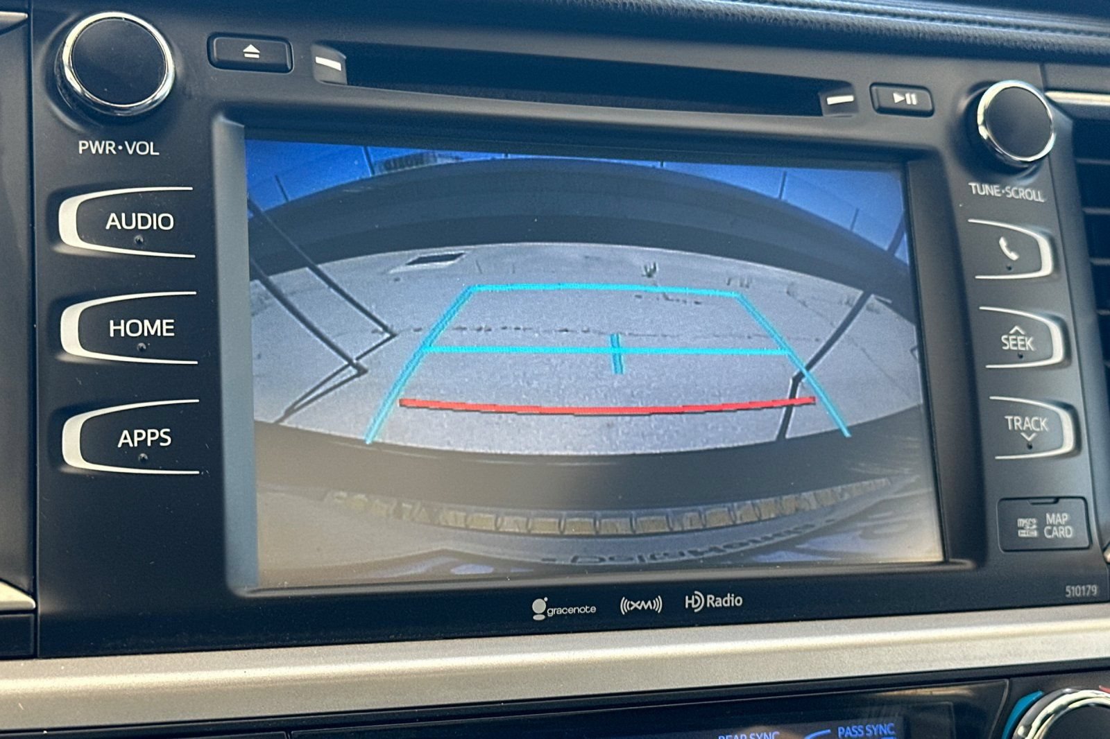 Used 2018 Toyota Highlander XLE AWD/4WD image 19