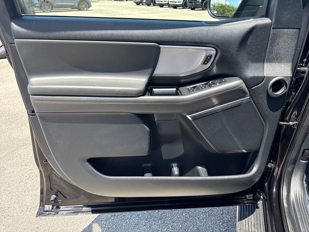 Used 2025 Ford Expedition Max Active RWD image 13