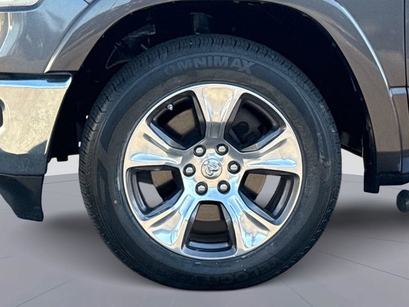 Used 2019 RAM 1500 Laramie AWD/4WD image 11