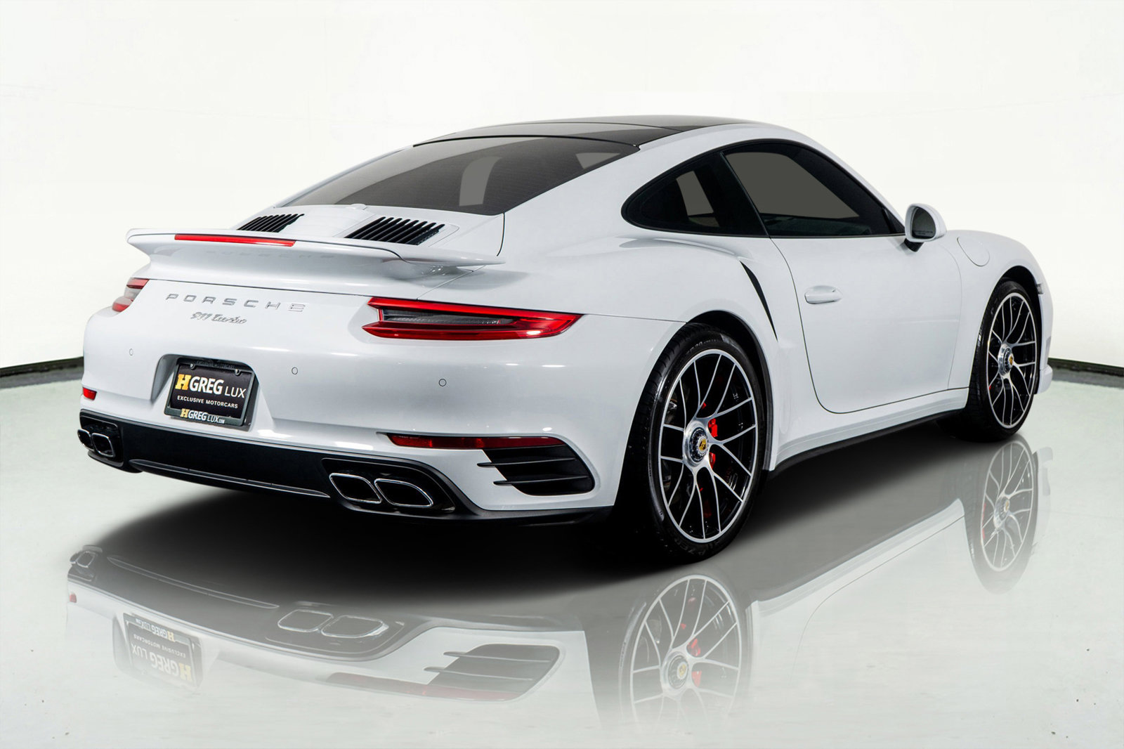 Used 2017 Porsche 911 Turbo image 10