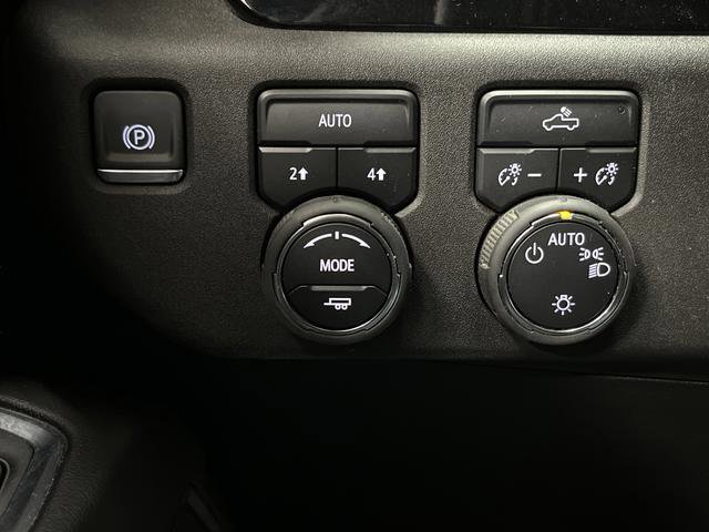 Used 2025 Chevrolet Silverado 1500 LT image 23