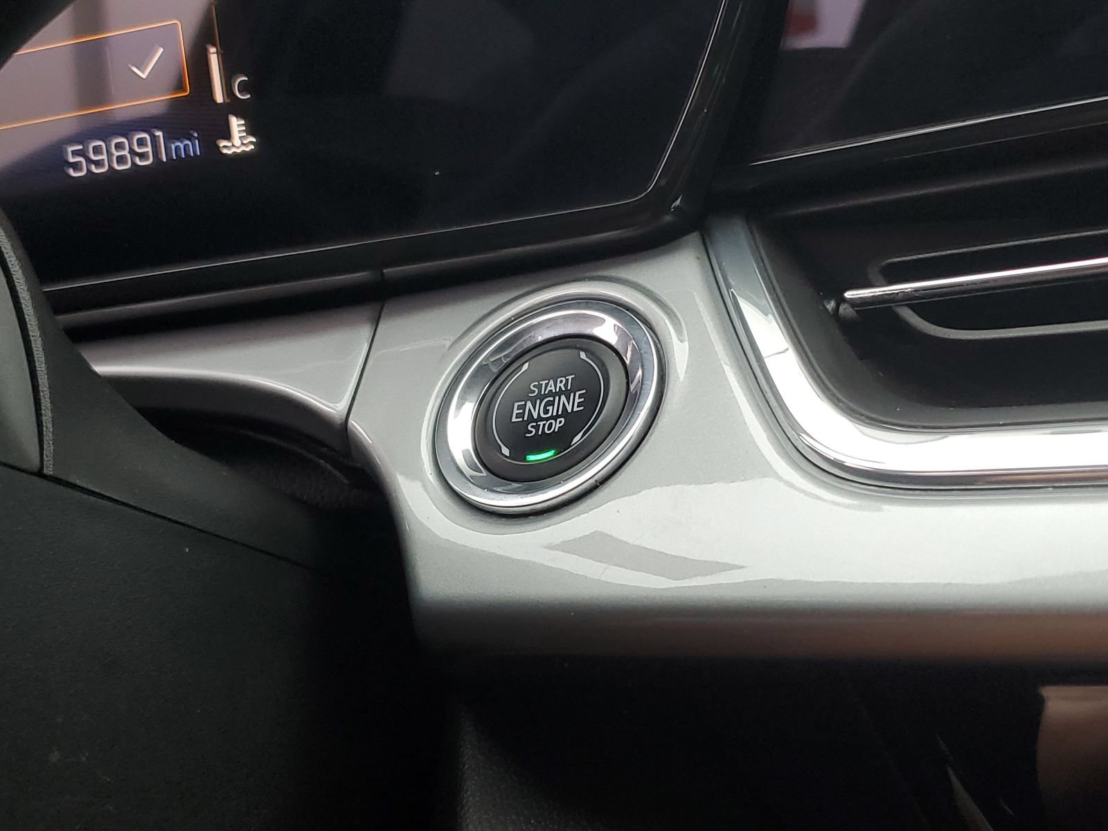 Used 2024 Chevrolet Trax LT FWD image 31