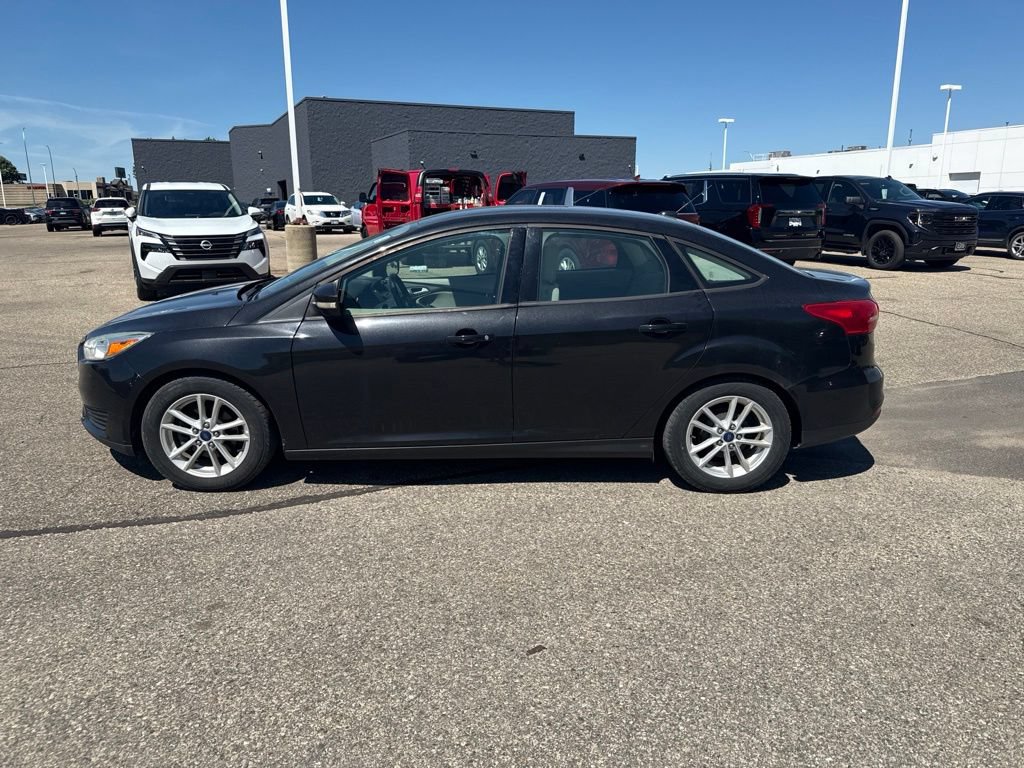 Used 2015 Ford Focus SE FWD image 4