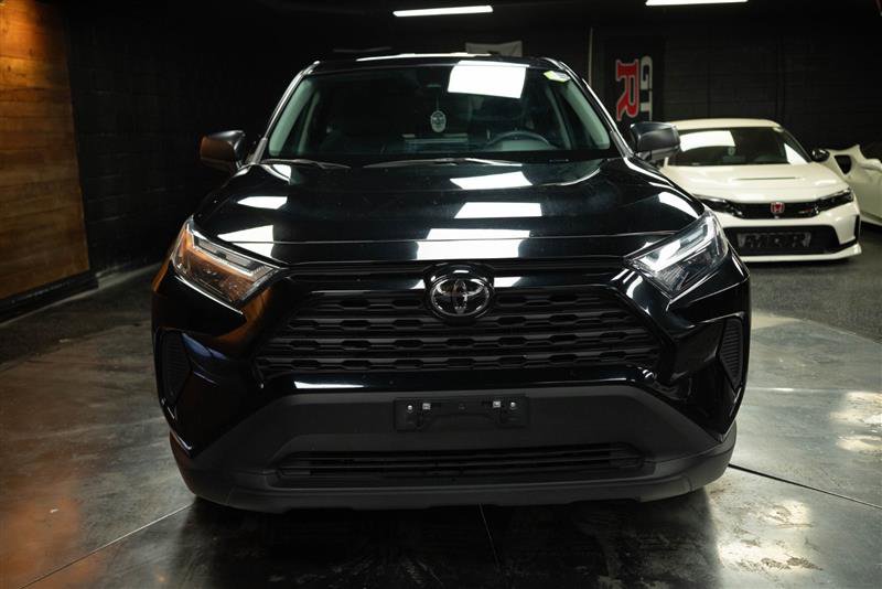 Used 2024 Toyota RAV4 LE AWD/4WD image 3