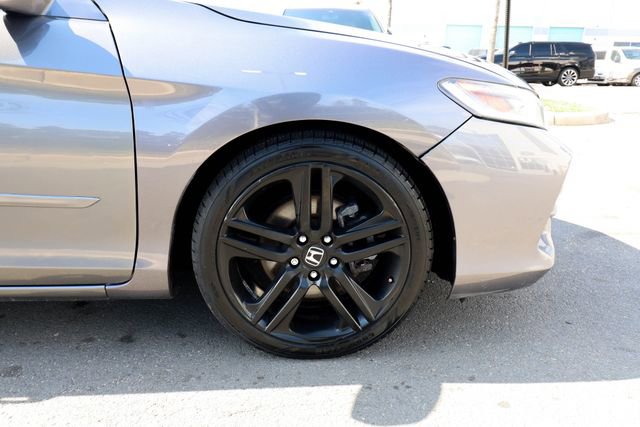 Used 2016 Honda Accord Touring image 29