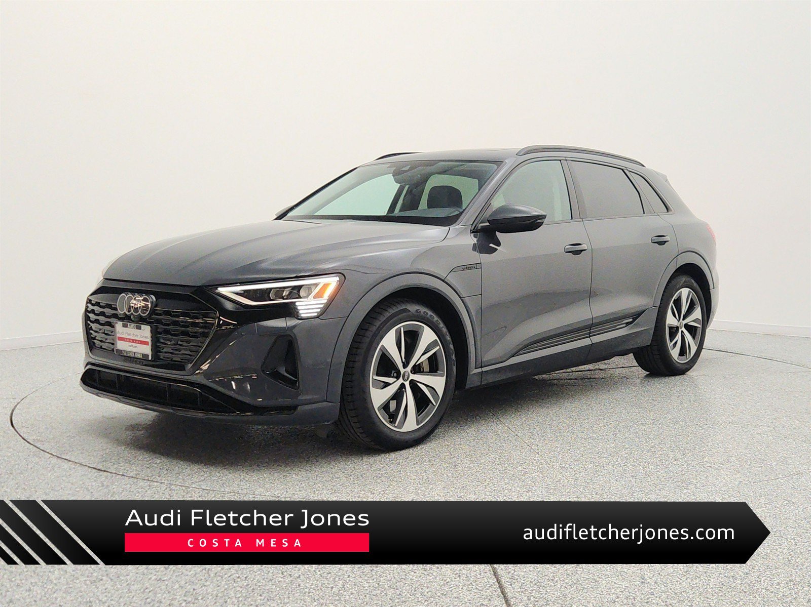 Used 2024 Audi Q8 e-tron Premium AWD/4WD image 1