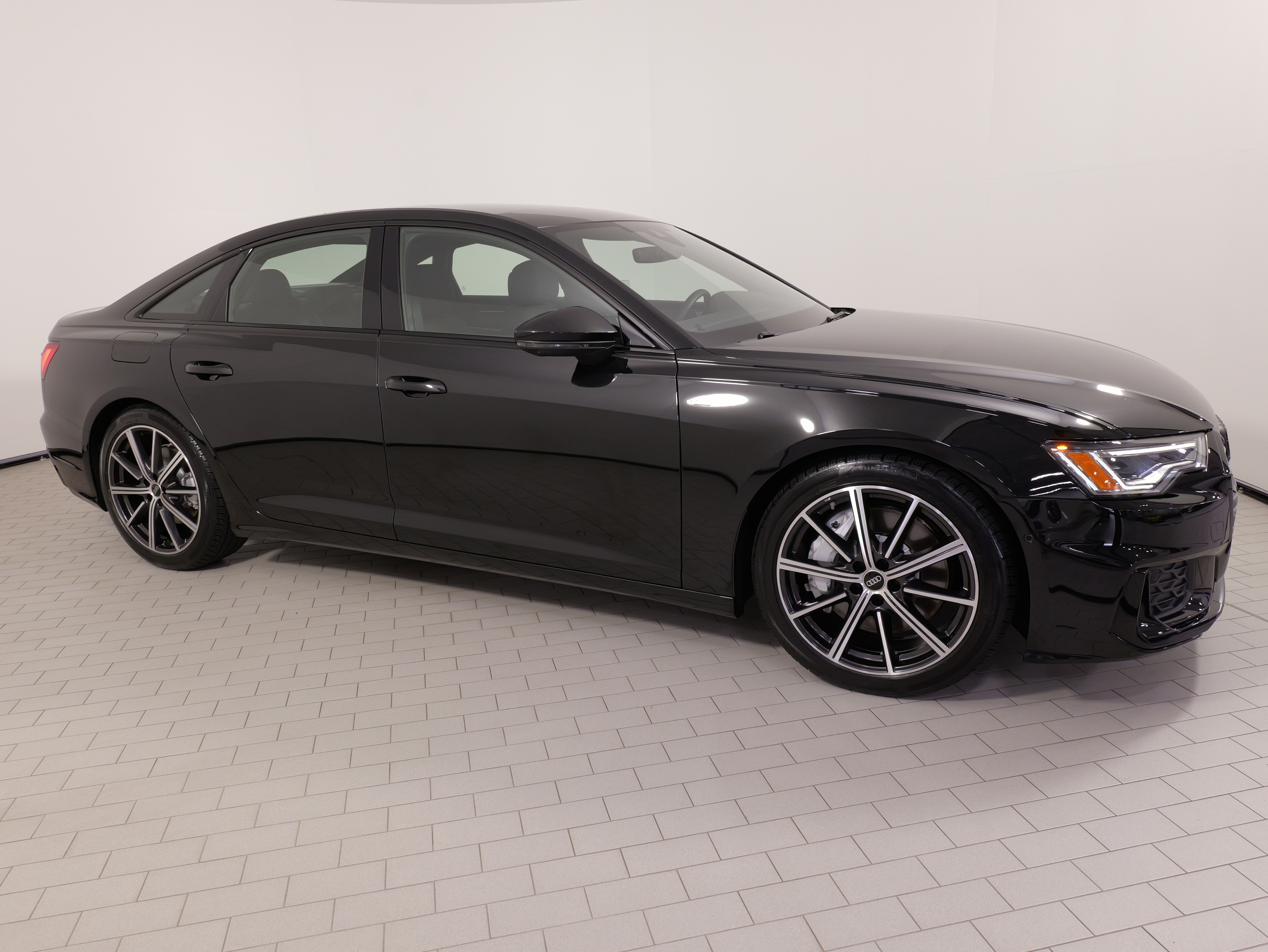 Used 2025 Audi A6 Premium Plus w/ Premium Plus Package AWD/4WD image 9