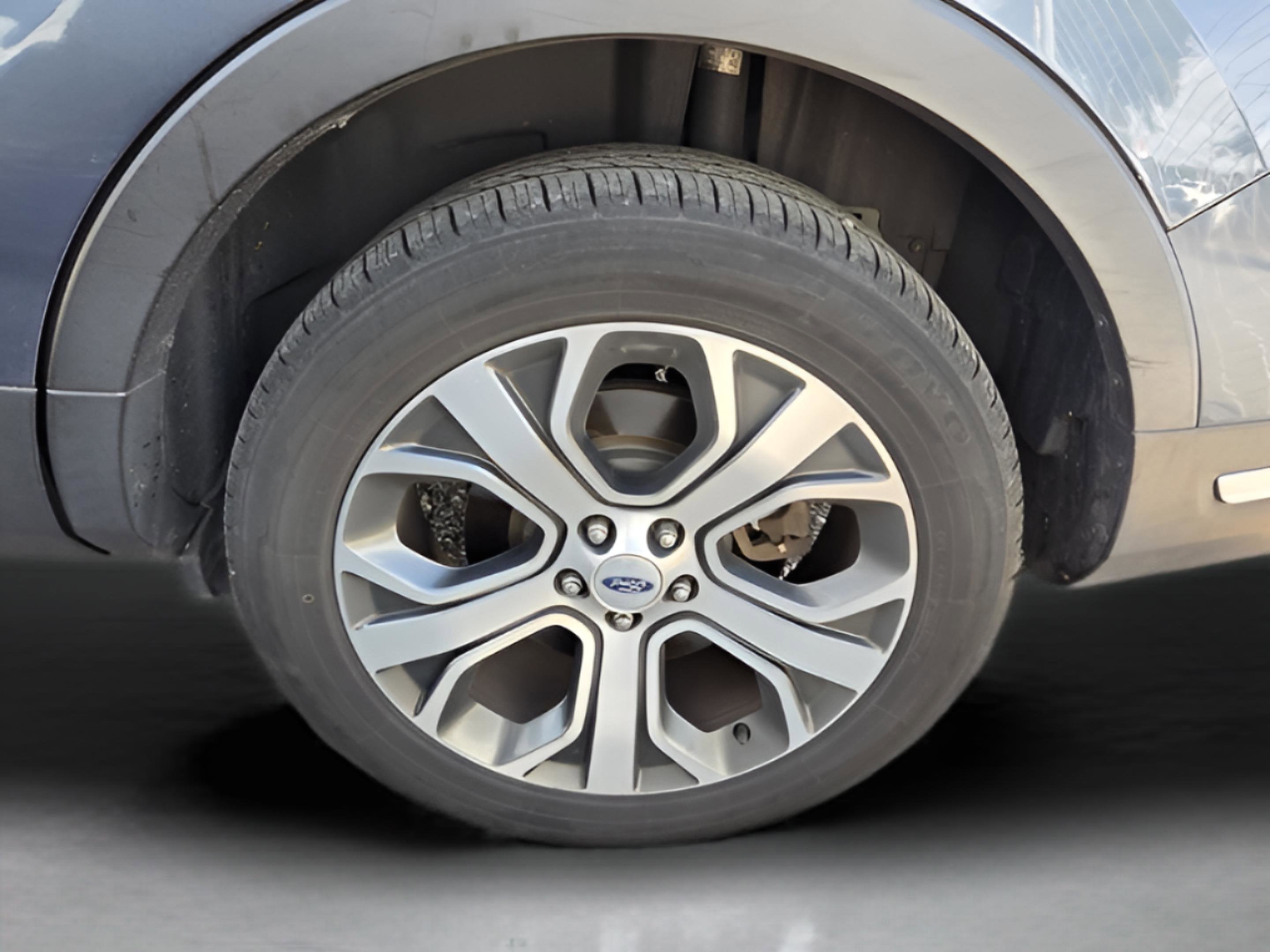 Used 2019 Ford Explorer Platinum image 21