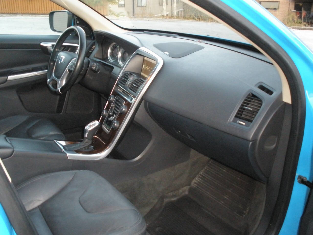 Used 2013 Volvo XC60 T6 image 23