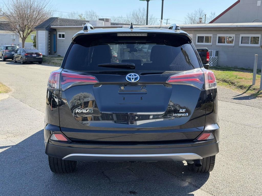 Used 2017 Toyota RAV4 SE image 21