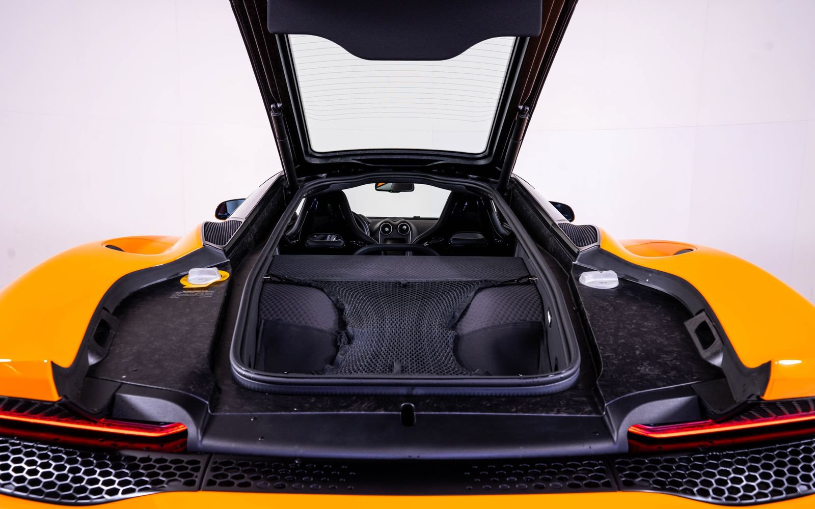 Used 2023 McLaren GT RWD image 23