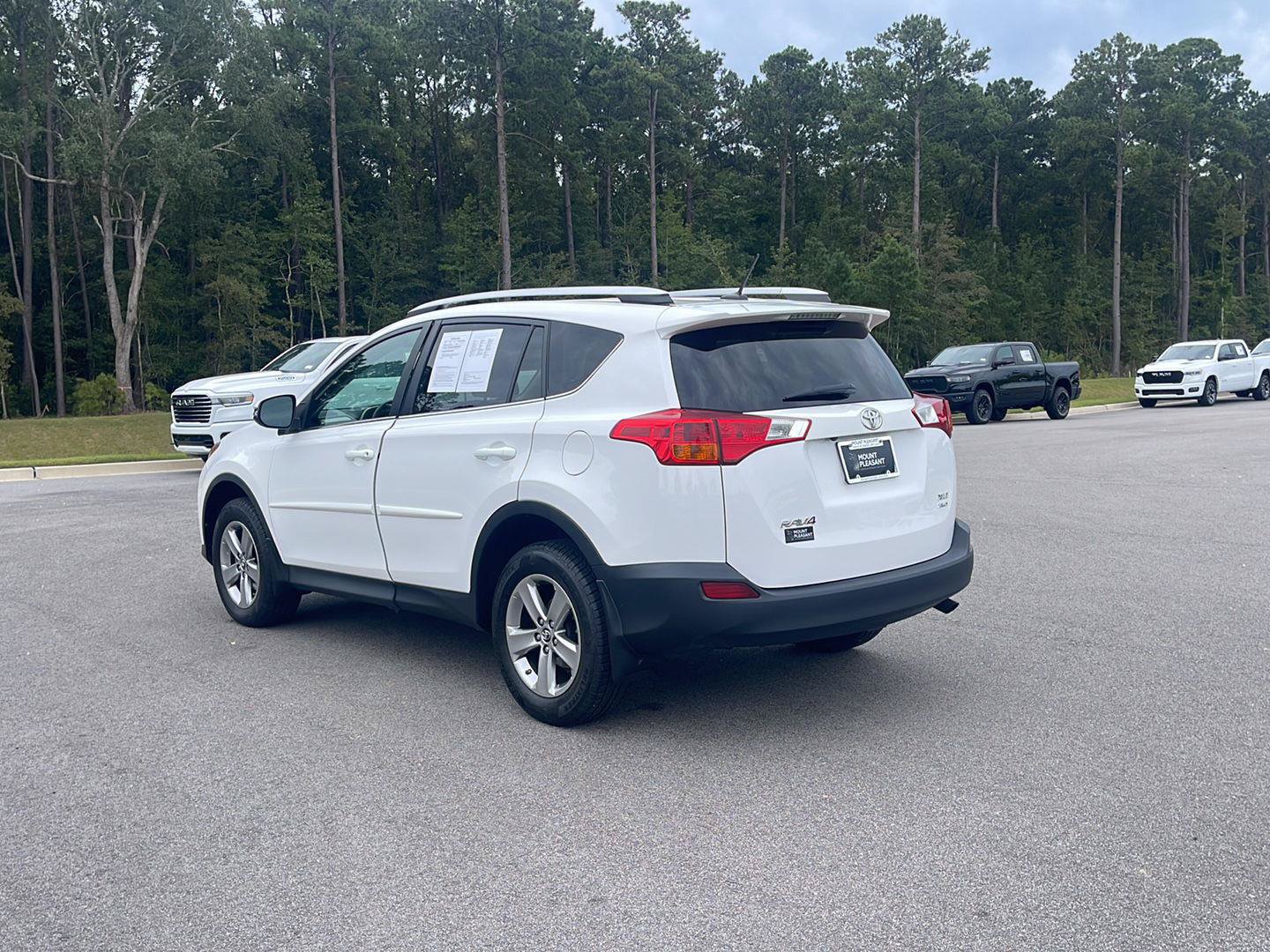 Used 2015 Toyota RAV4 XLE AWD/4WD image 5