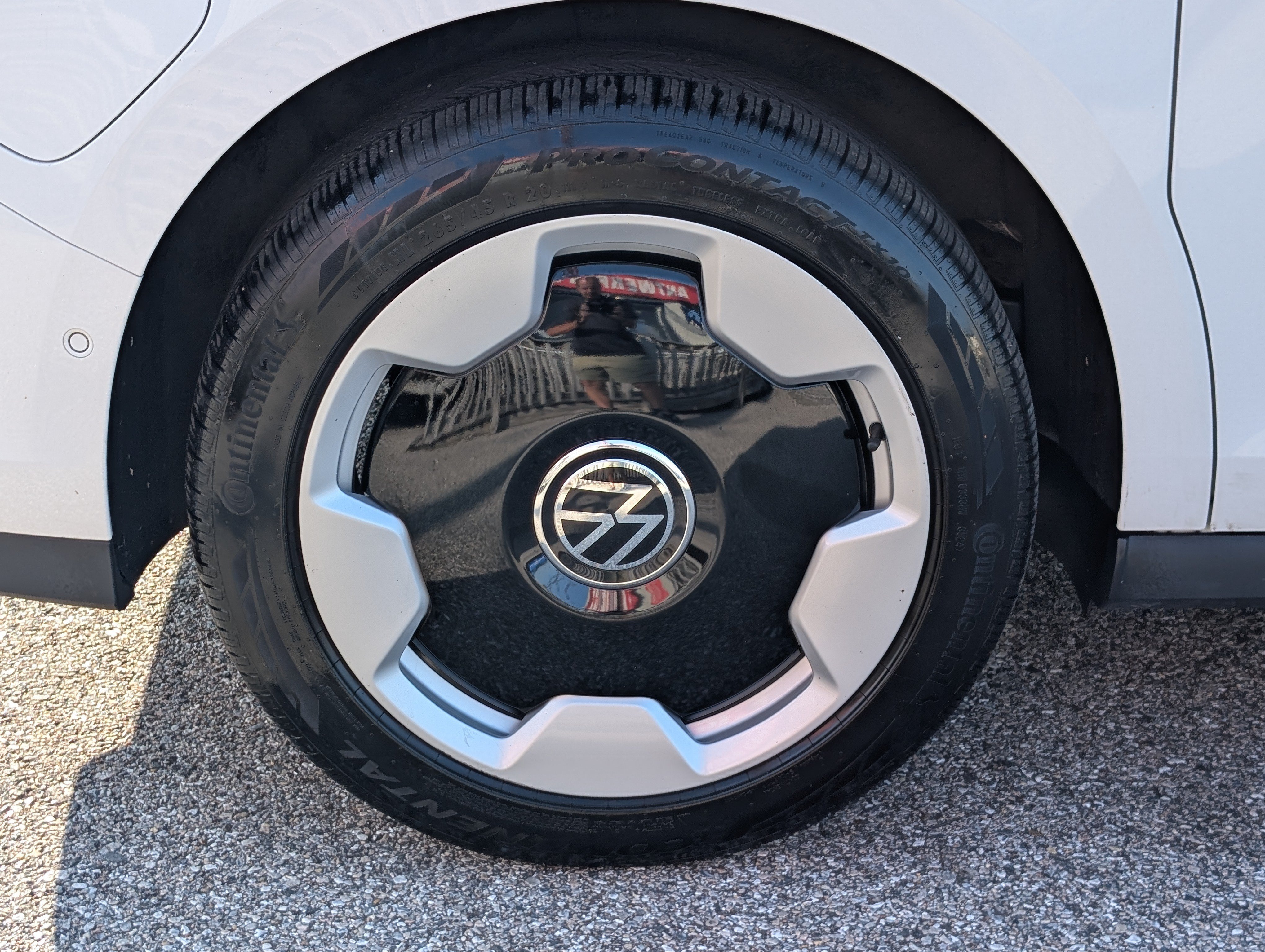 Used 2025 Volkswagen ID. Buzz Pro S Plus RWD image 9