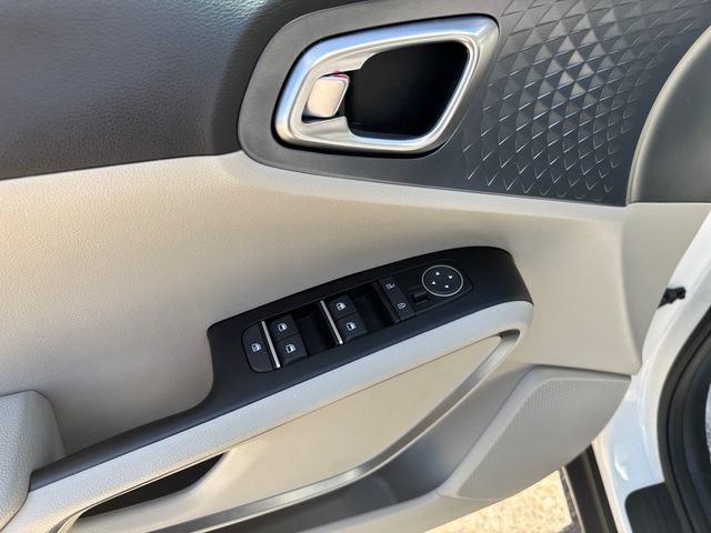 Used 2025 Kia Soul EX FWD image 11