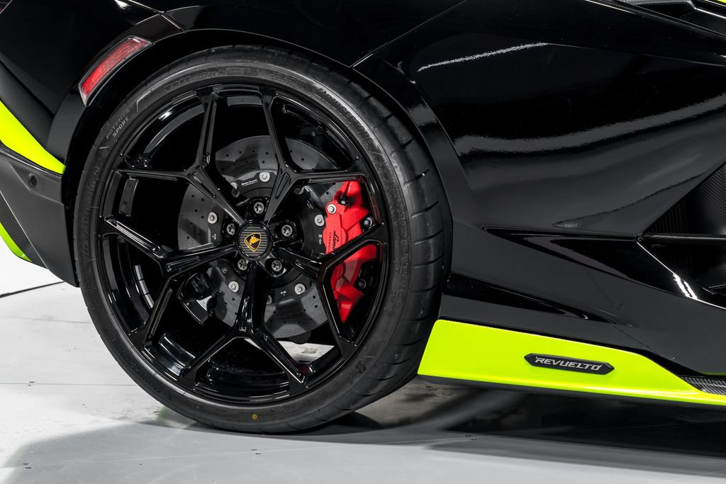 Used 2024 Lamborghini Revuelto AWD/4WD image 46