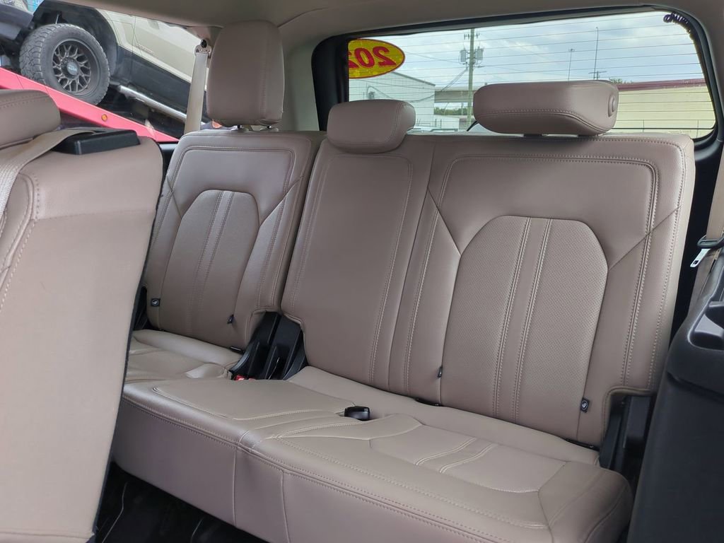 Used 2024 Ford Expedition Max Limited image 16