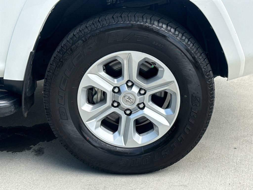 Used 2020 Toyota 4Runner SR5 Premium w/ Moonroof Package AWD/4WD image 11