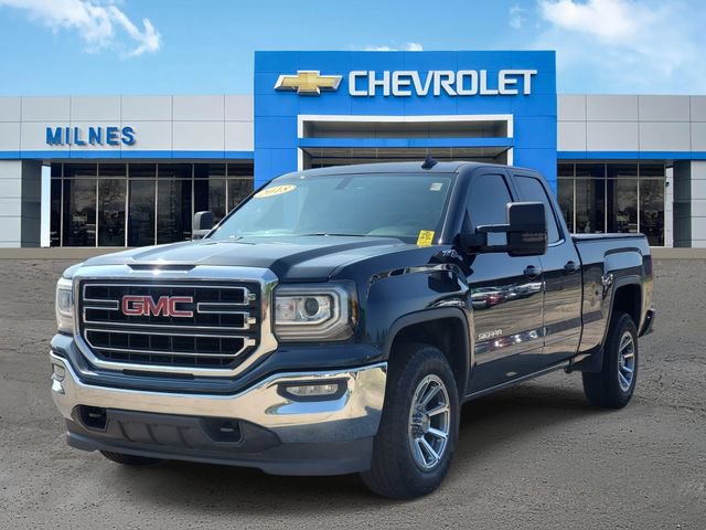 Used 2018 GMC Sierra 1500 SLE w/ SLE Value Package AWD/4WD image 2