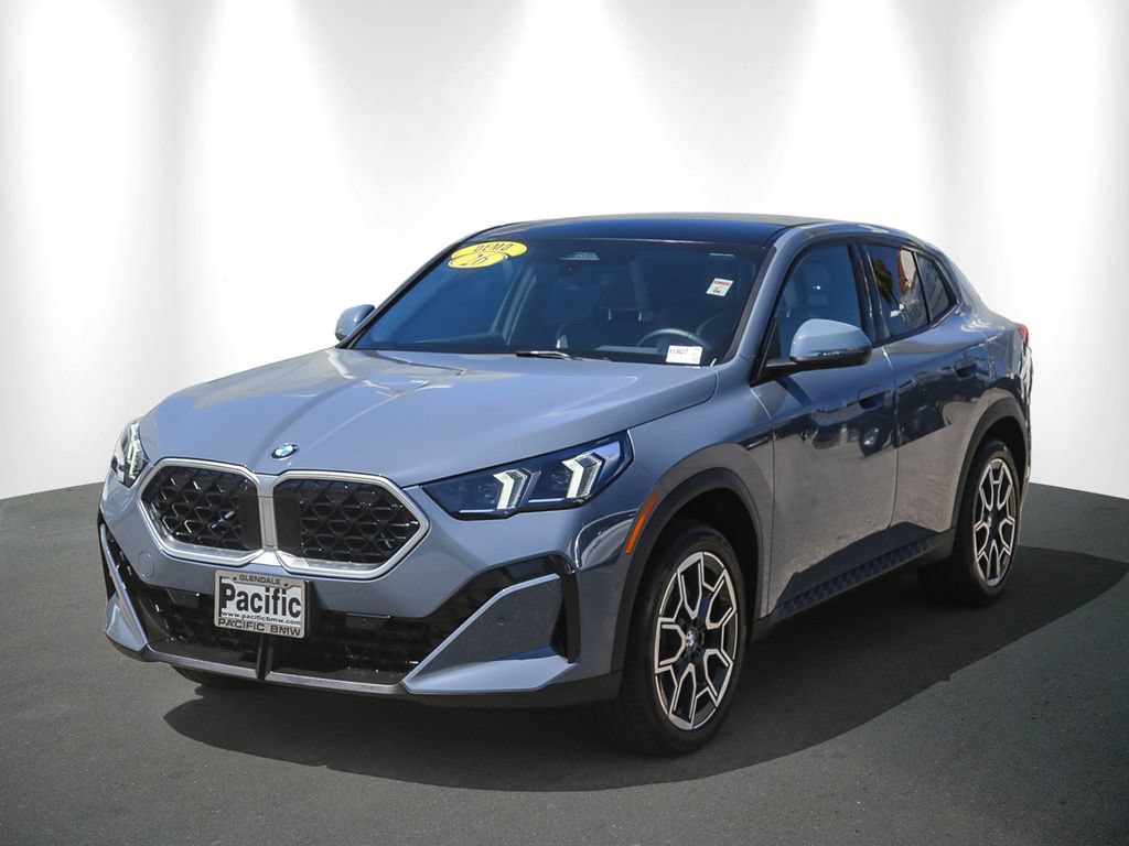 Used 2026 BMW X2 xDrive28i w/ Technology Package AWD/4WD image 3
