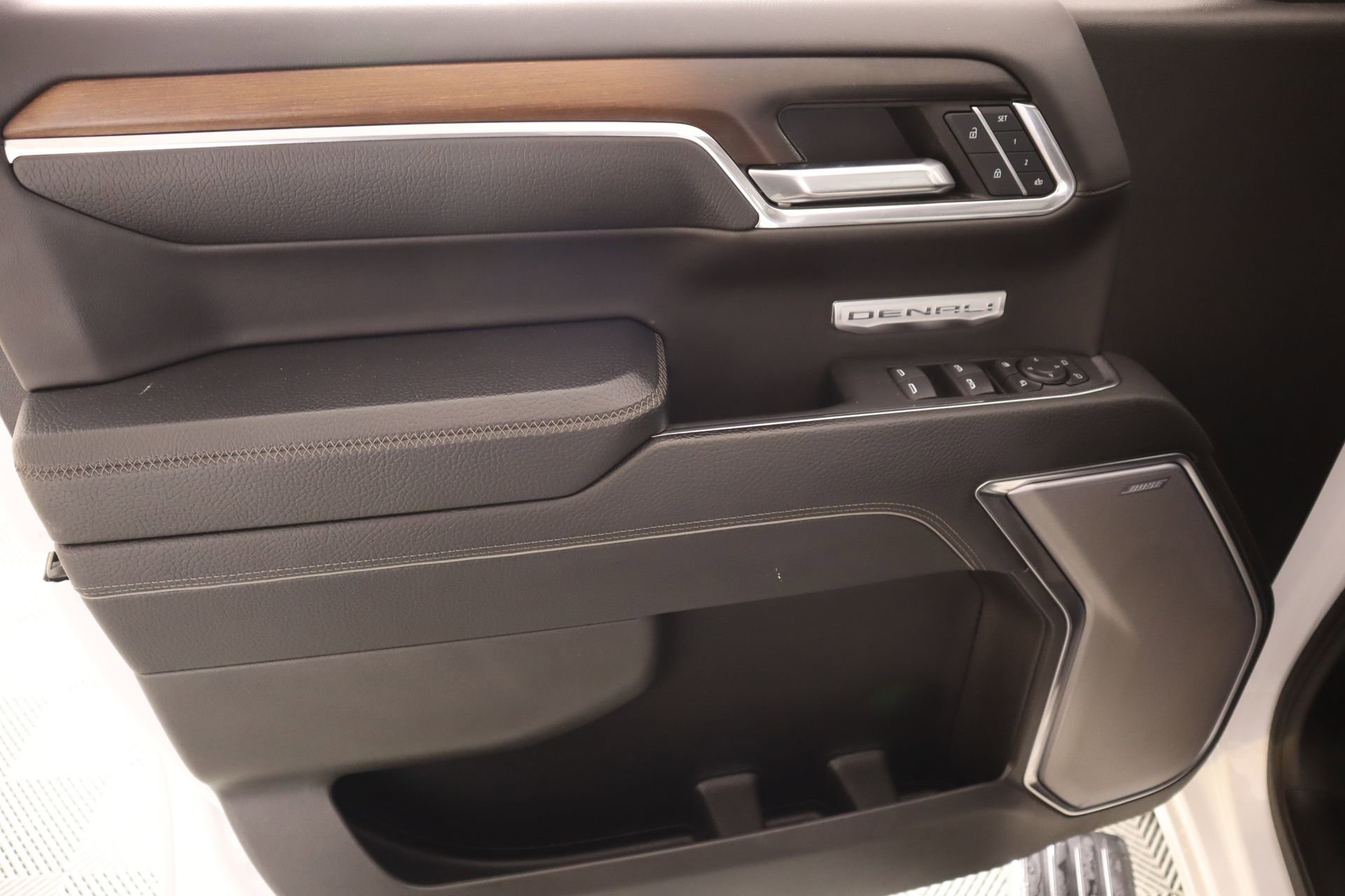 Used 2024 GMC Sierra 1500 Denali w/ Denali Reserve Package image 18