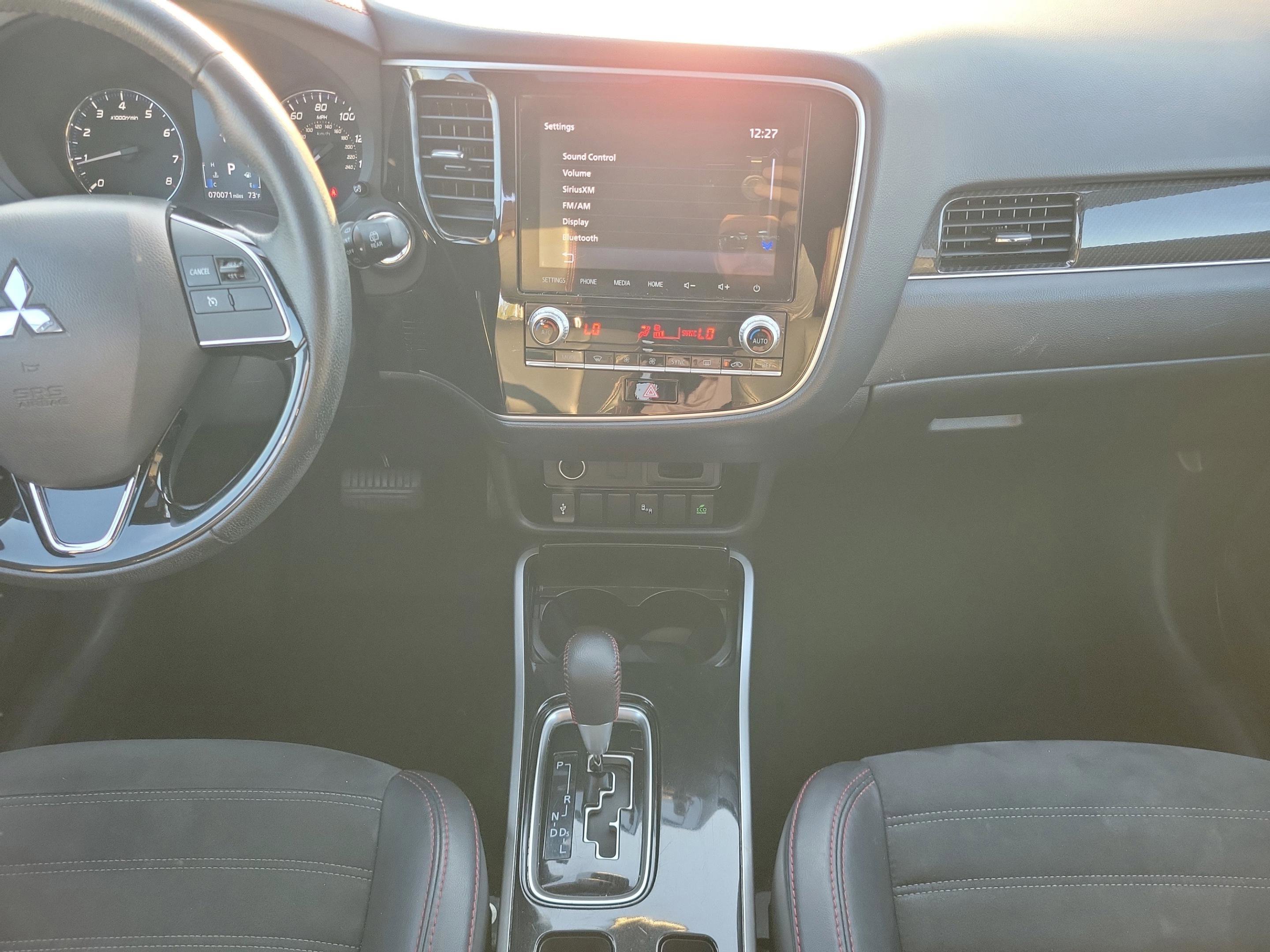 Used 2020 Mitsubishi Outlander SE image 19