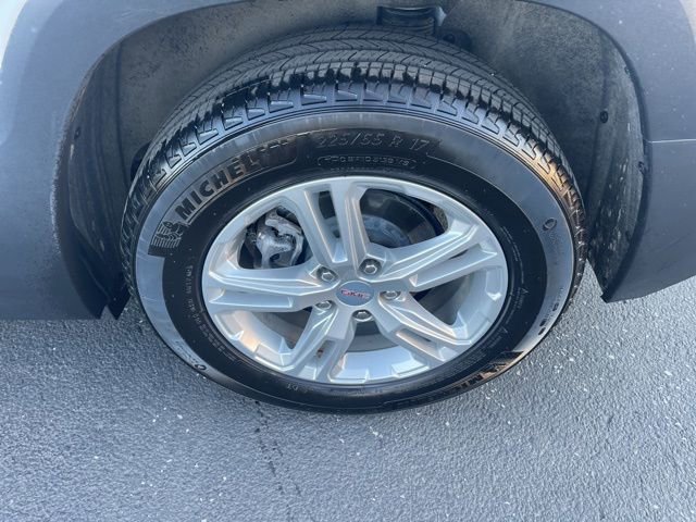 Certified 2023 GMC Terrain SLE w/ Driver Convenience Package image 9