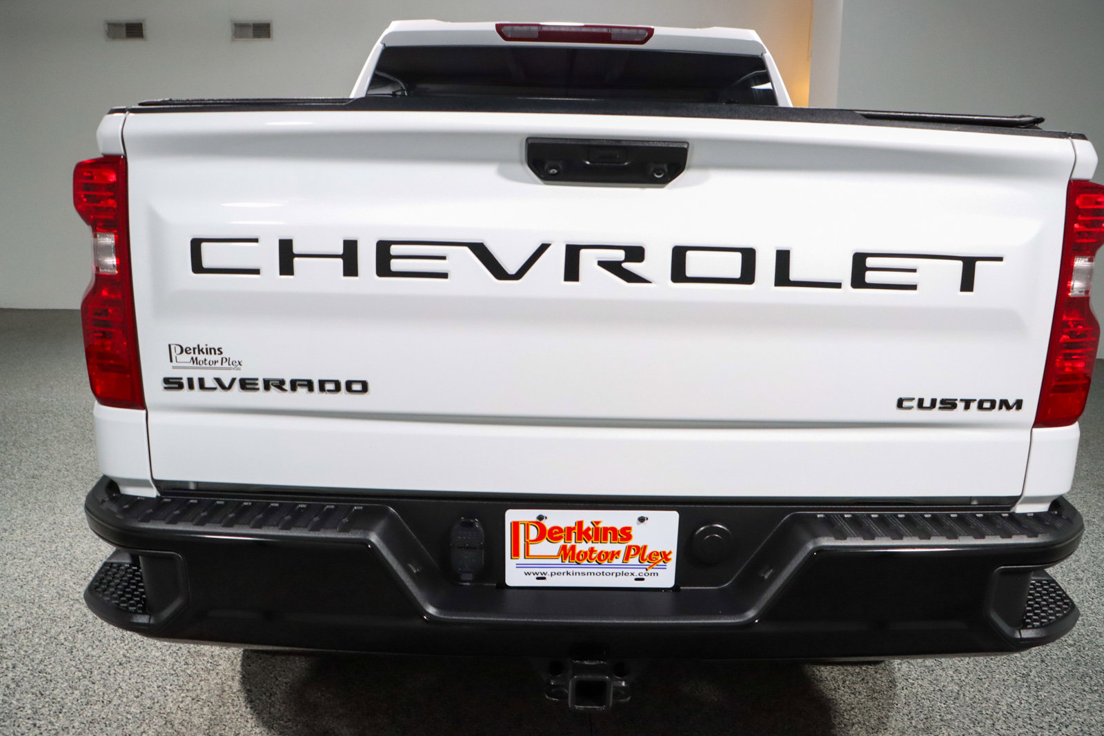 Used 2023 Chevrolet Silverado 1500 Custom Trail Boss w/ LPO, Dark Essentials Package image 8