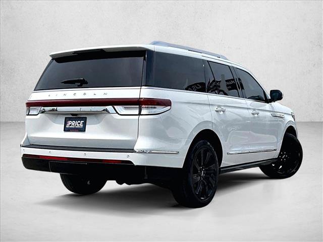 Used 2022 Lincoln Navigator Reserve RWD image 2