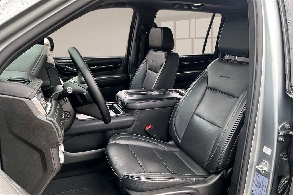 Used 2024 GMC Yukon XL Denali RWD image 21