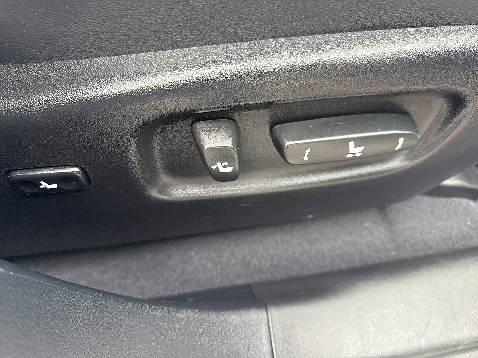 Used 2011 Lexus RX 350 AWD w/ Premium Pkg image 29