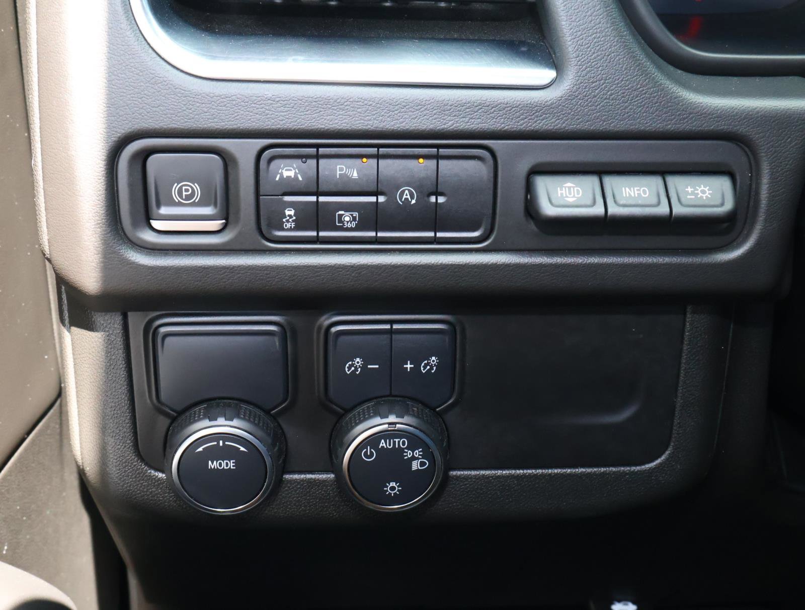 Used 2024 Chevrolet Suburban High Country image 30