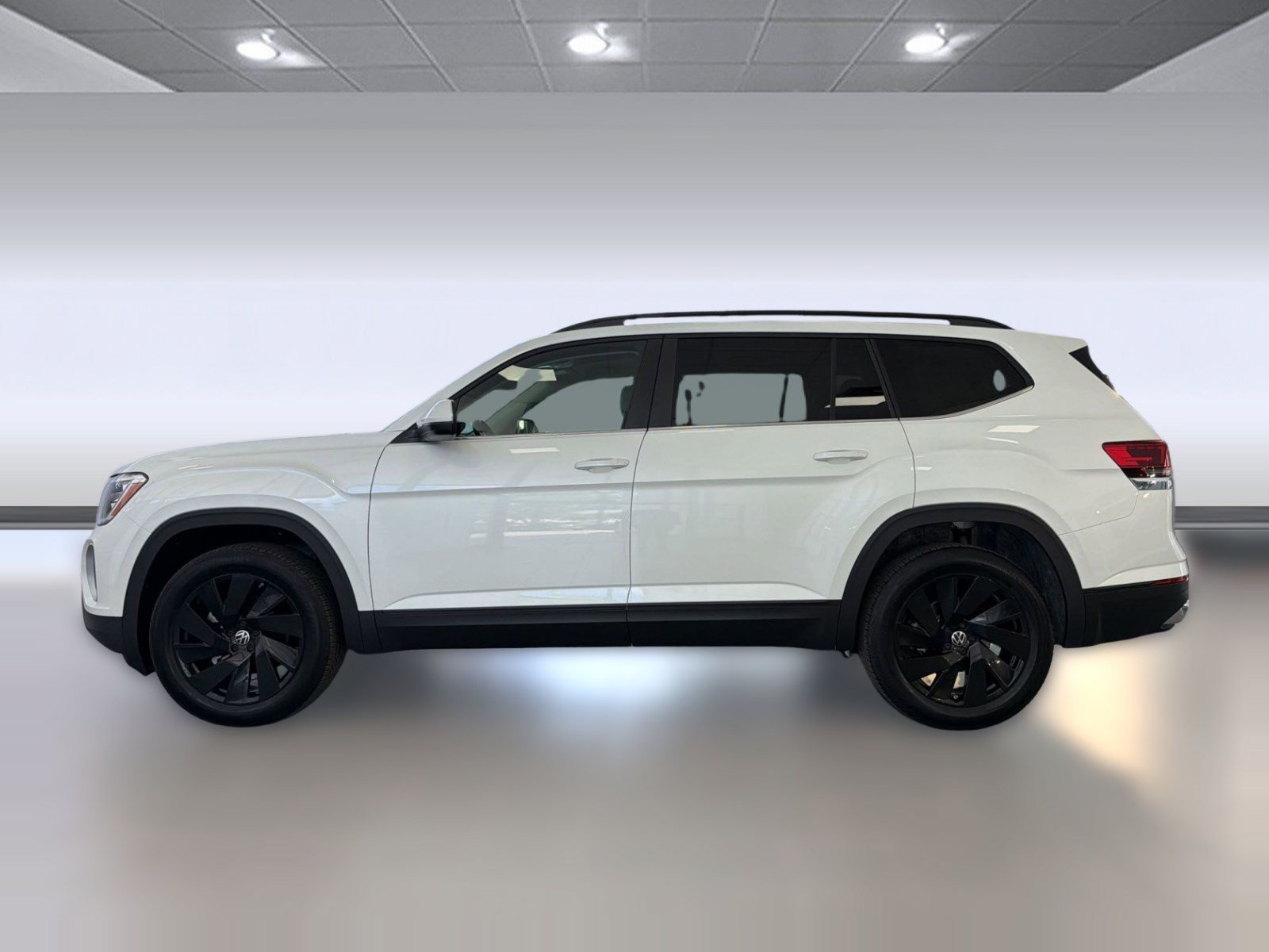 New 2026 Volkswagen Atlas SE FWD image 2