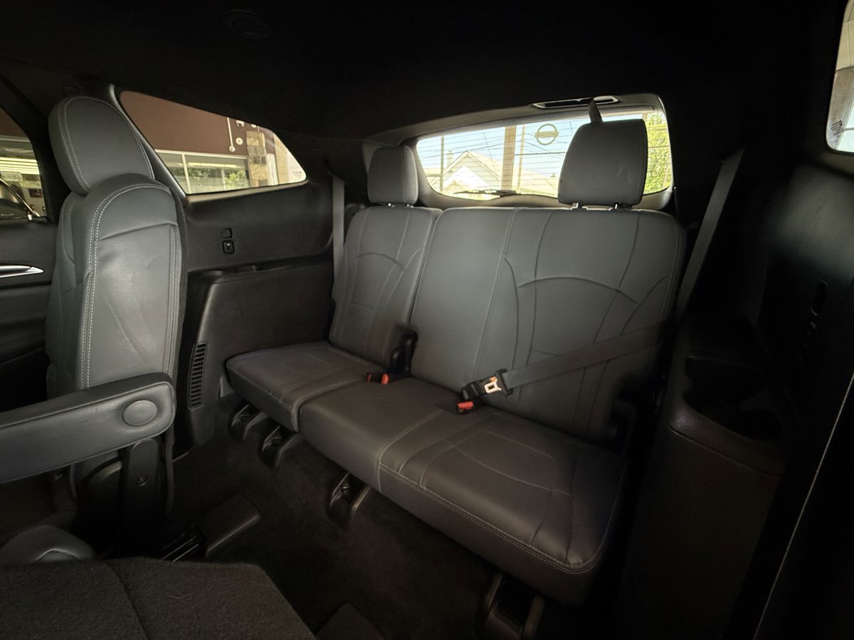 Used 2024 Buick Enclave Premium image 32