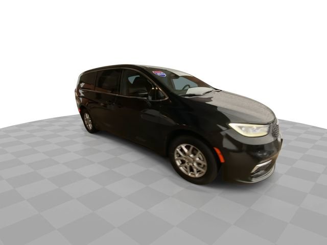 Used 2025 Chrysler Pacifica Select FWD image 4