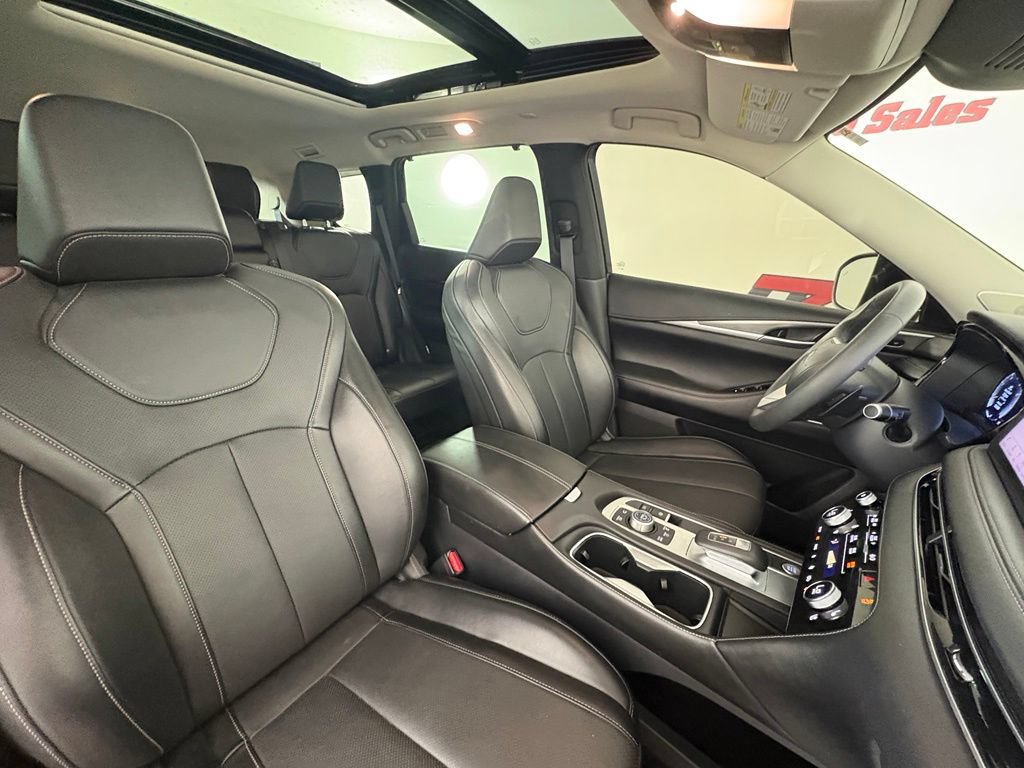 Used 2025 INFINITI QX60 Luxe FWD image 37