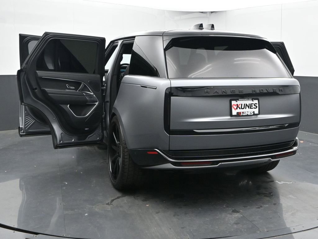 Used 2023 Land Rover Range Rover SE image 53