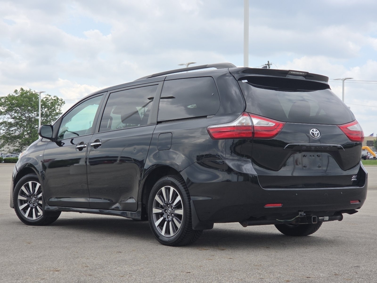 Used 2019 Toyota Sienna XLE w/ XLE Navigation Package AWD/4WD image 15