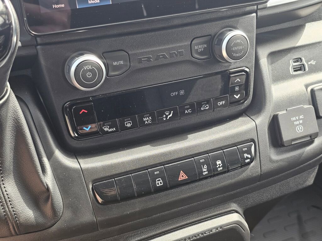 New 2025 RAM ProMaster 3500 w/ Quick Order Package 22G SLT image 22