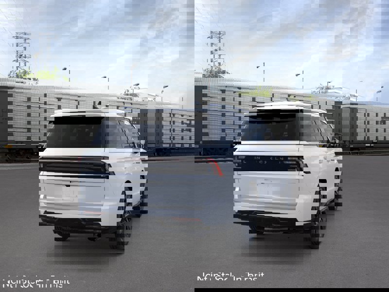 New 2026 Lincoln Navigator Black Label AWD/4WD image 8