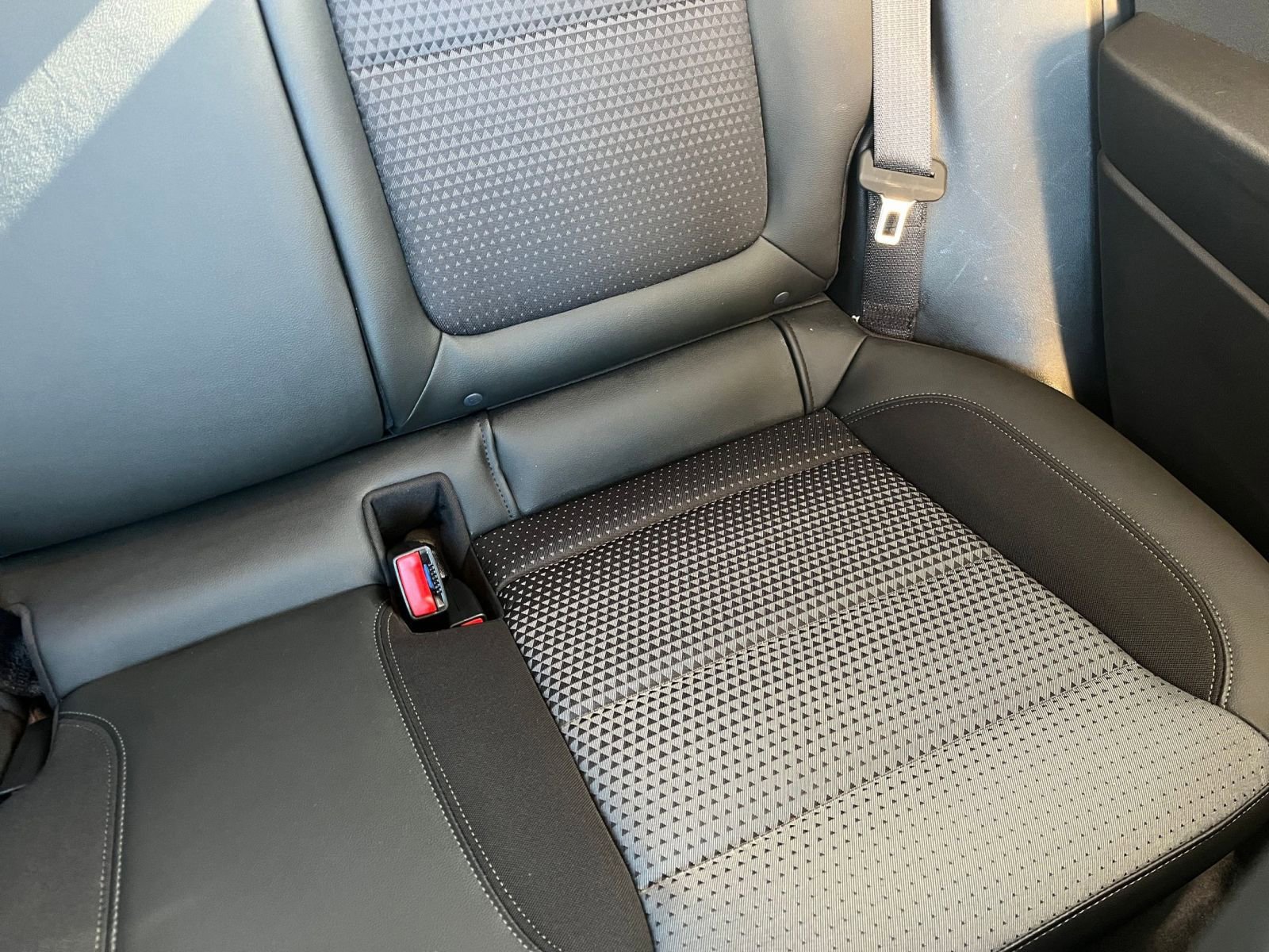 Used 2025 Chevrolet Trax LT image 38