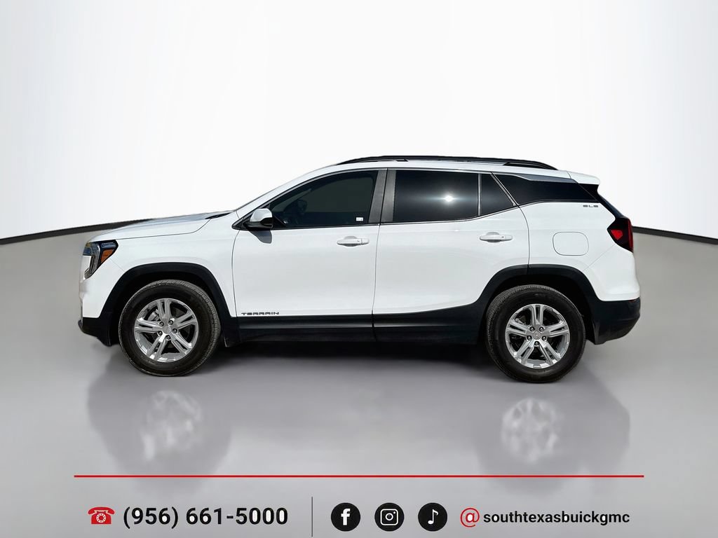 Used 2024 GMC Terrain SLE w/ Driver Convenience Package FWD image 4