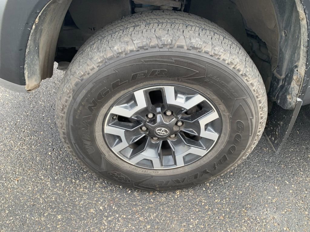 Used 2020 Toyota Tacoma TRD Off-Road w/ Technology Package image 7