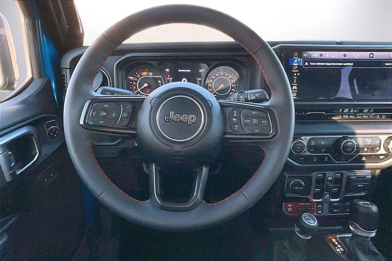 Certified 2024 Jeep Wrangler Unlimited Rubicon w/ Technology Group image 11