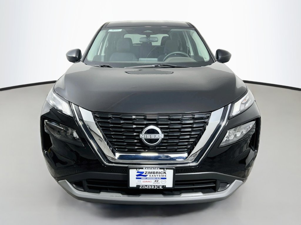 Used 2023 Nissan Rogue S AWD/4WD image 2