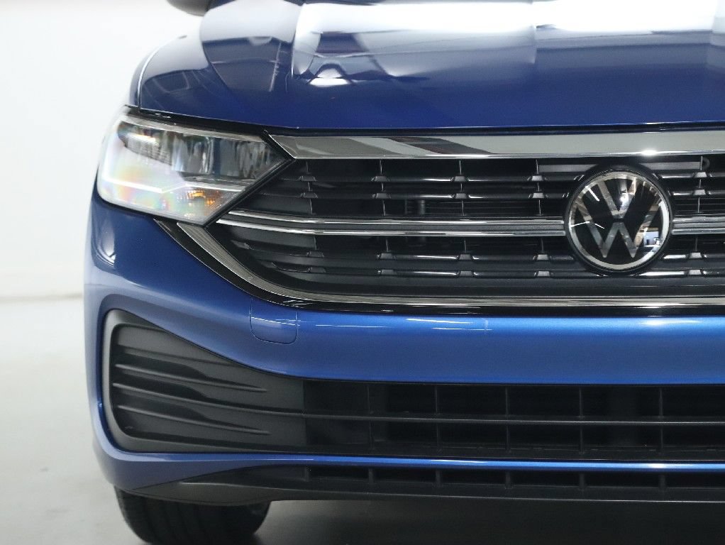 Used 2023 Volkswagen Jetta SE FWD image 6