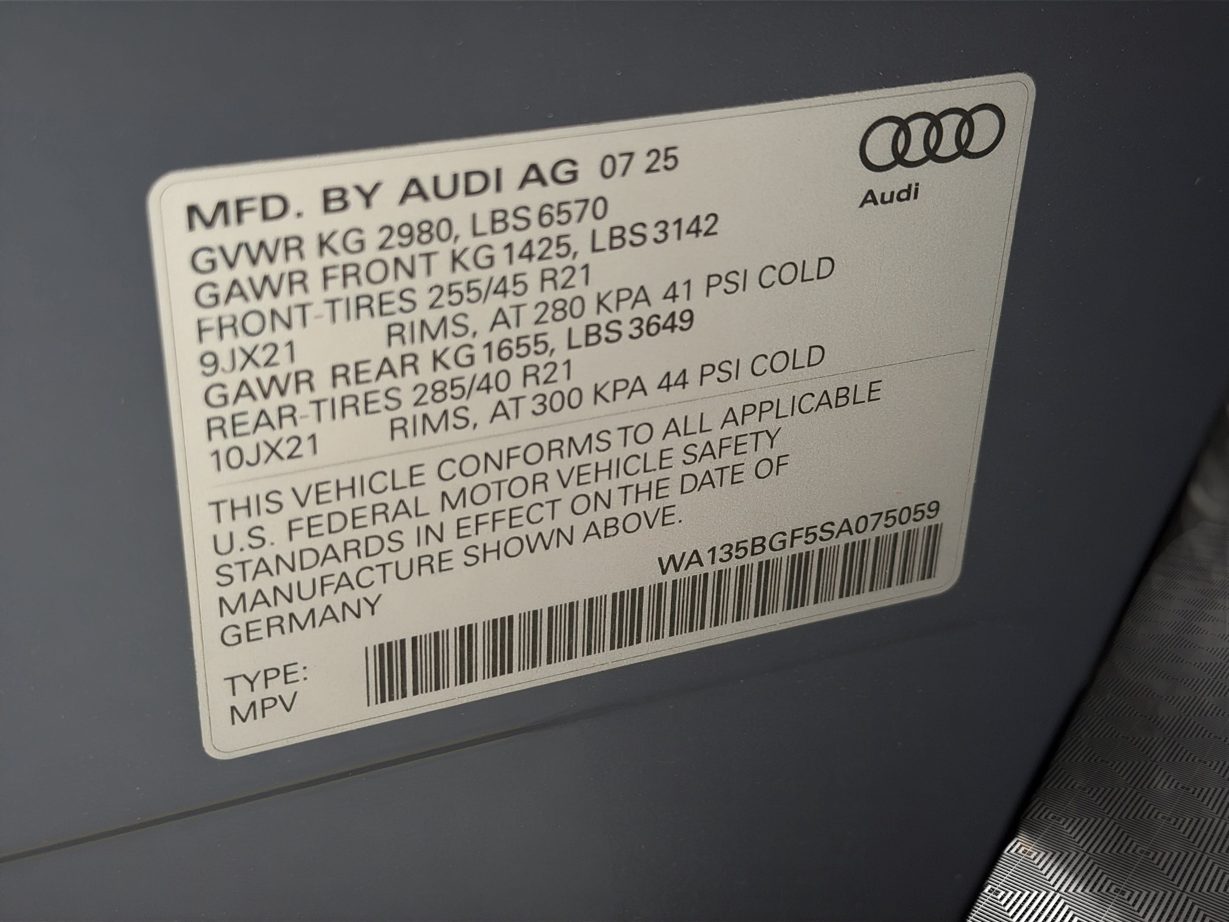 Certified 2025 Audi SQ6 e-tron Prestige w/ 21" Black Optic Wheel Package AWD/4WD image 27