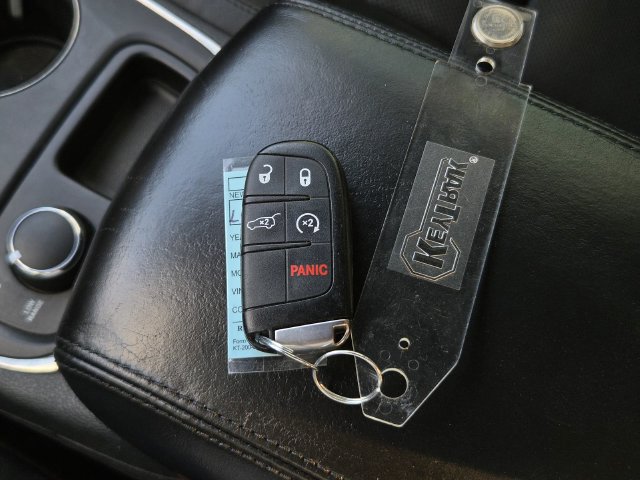 Used 2020 Dodge Durango R/T w/ Blacktop Package AWD/4WD image 29